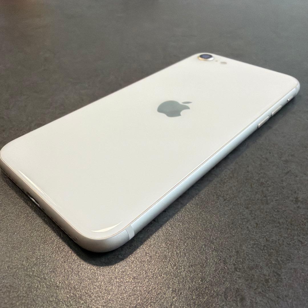 Apple iPhone SE (第3世代) 256GB 84%