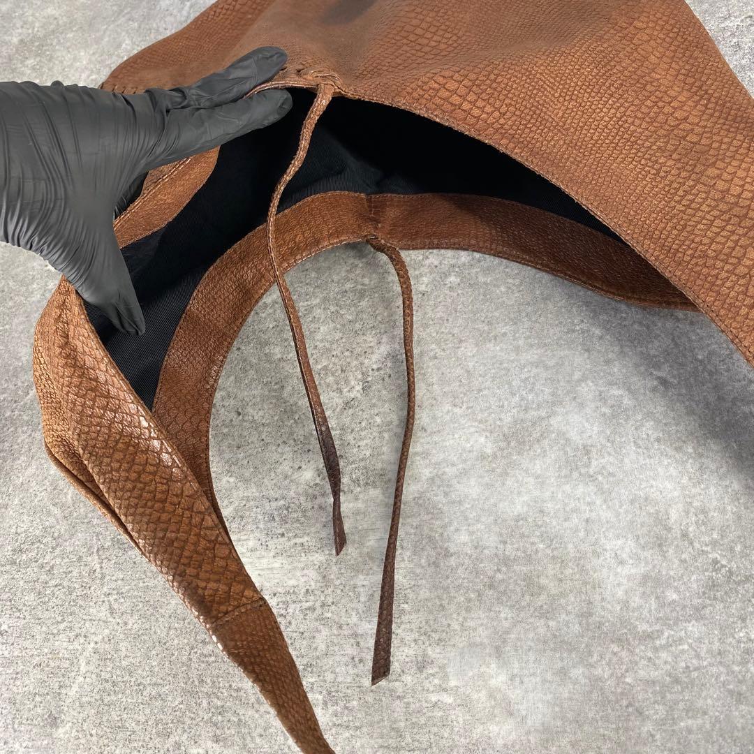 イッセイミヤケ パイソン型押し レザー ショルダーバッグ ワンショルダー