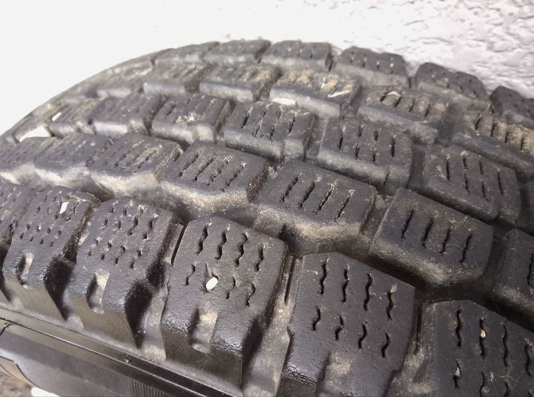 145R12 6PR LT・スタッドレスタイヤ・アルミホイール・2本のみ・1/2