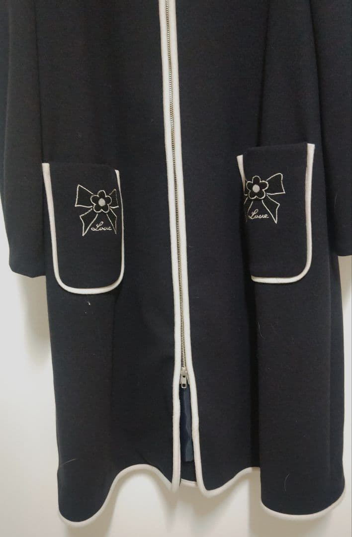 ヒルトンホテルで購入★新品ネイビー リボン刺繍コート★サイズ42
