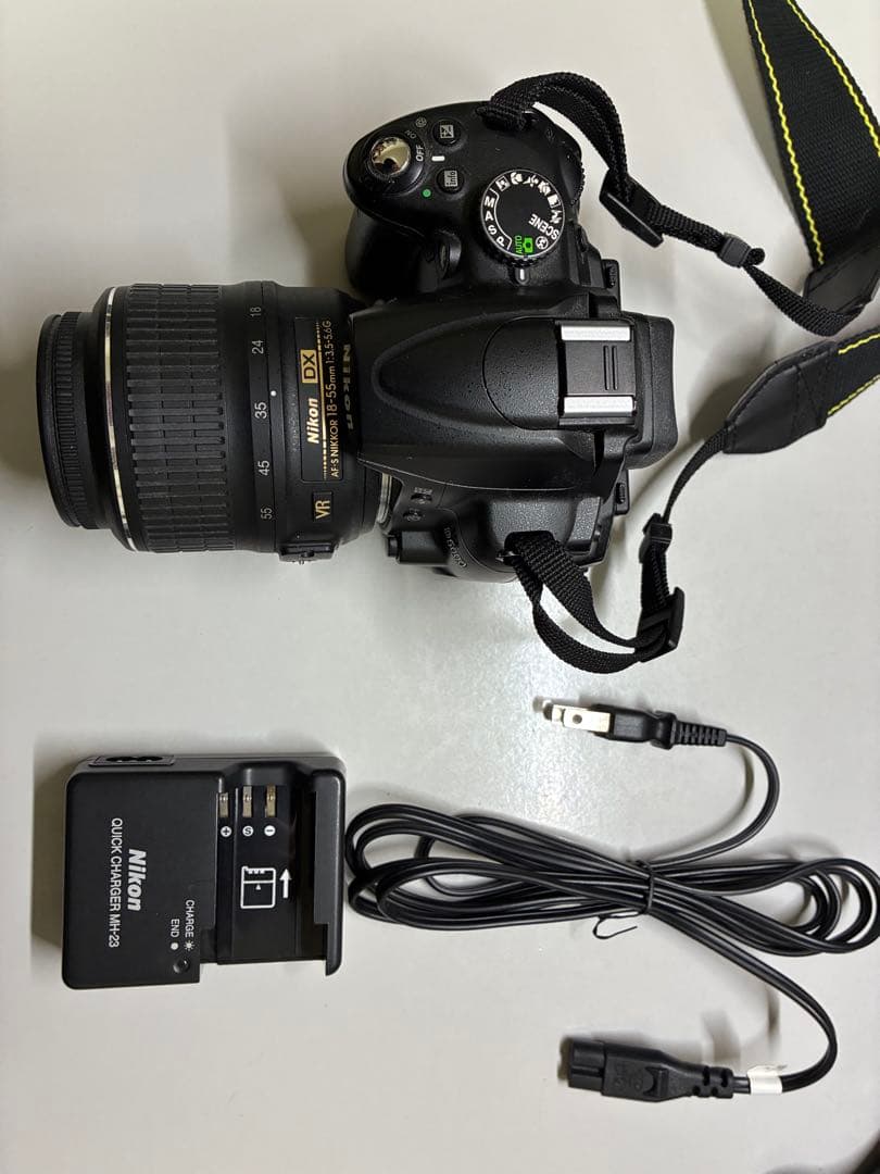 Nikon D5000 デジタル一眼レフカメラ