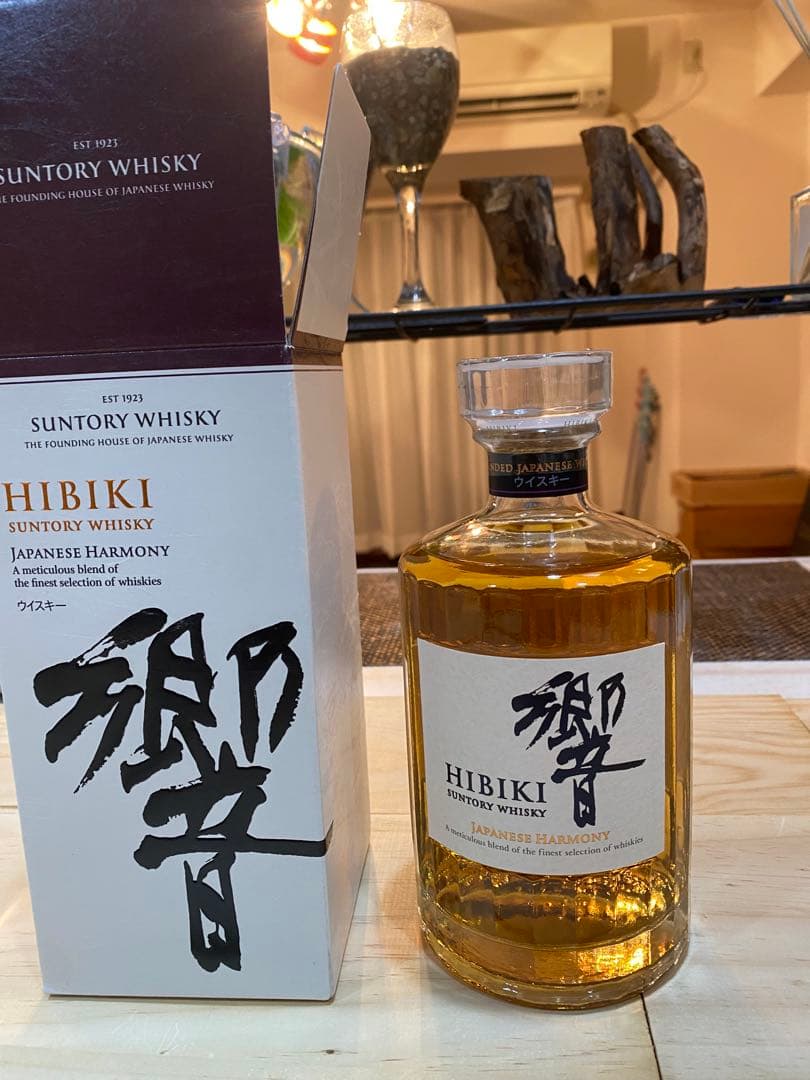 サントリー ウイスキー響HIBIKI JAPANESEHARMONY 700ml