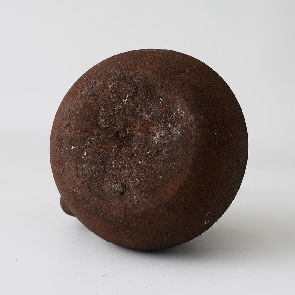 時代年代物 白肌 砂肌 平宝珠形 平丸形 鉄瓶 唐銅蓋クチナシ摘 提手に虫食い