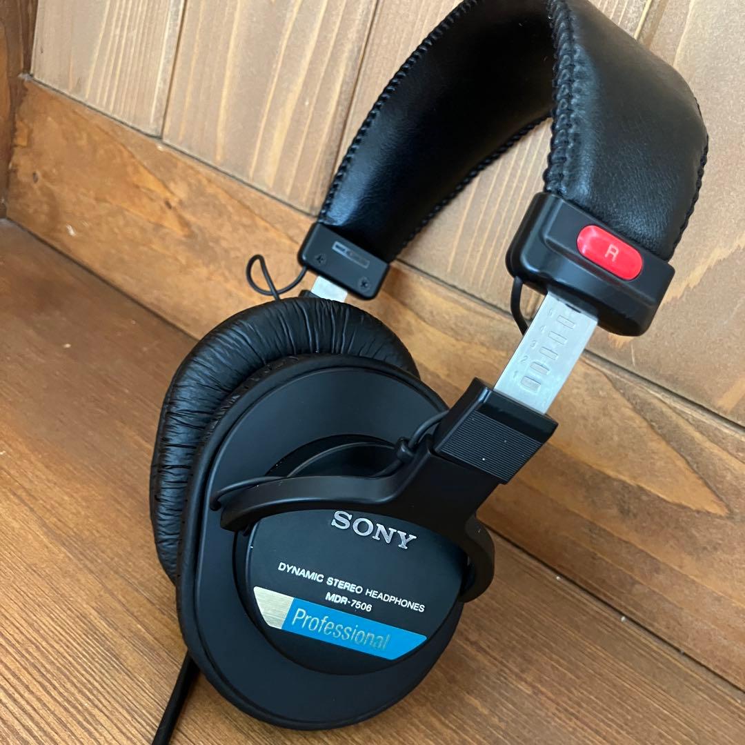 や*ん様 SONY MDR-7506 【イヤーパッド新品】スタジオモニター ヘッ