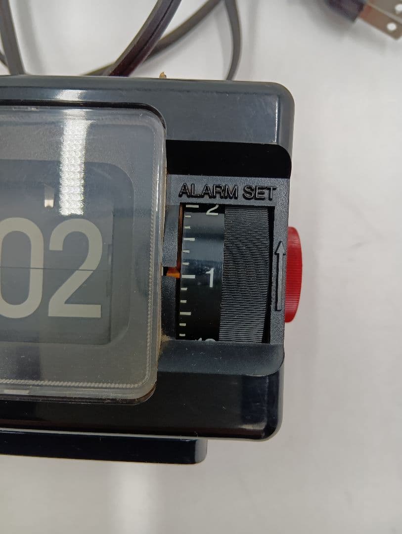 昭和レトロ【メンテ済み・動作正常】SEIKOパタパタ時計 DP690T 黒 赤