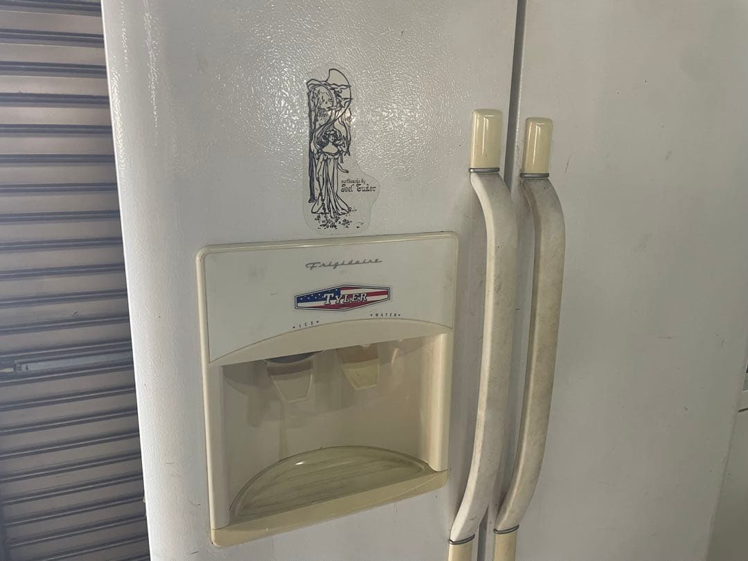 Frigidaire サイドバイサイド冷蔵庫 ホワイト