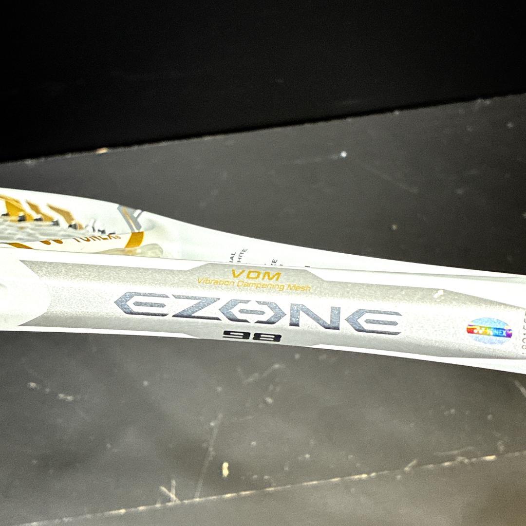 YONEX EZONE 98 ヨネックス　イーゾーン　硬式テニスラケット