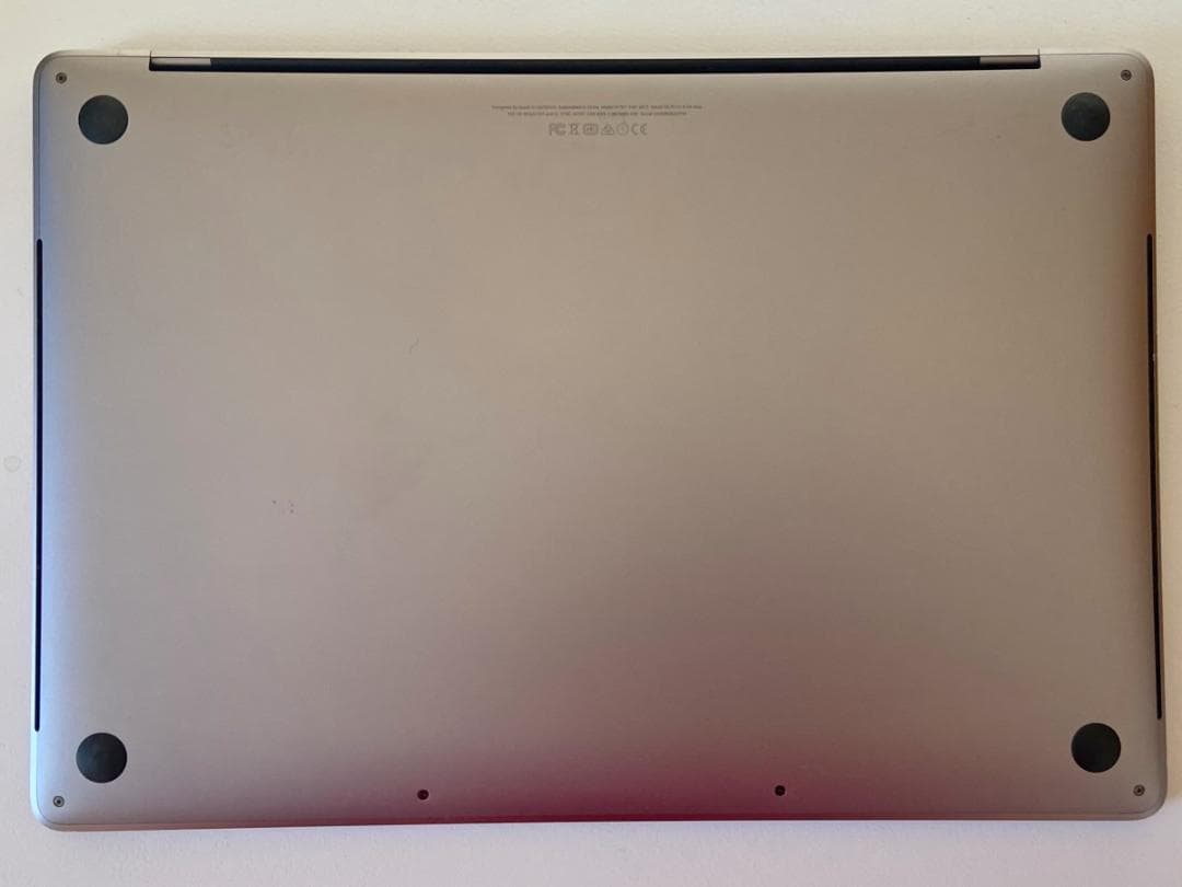 MacBook本体 MacBook Pro 15\" Intel i7 / 16GB / 512GB