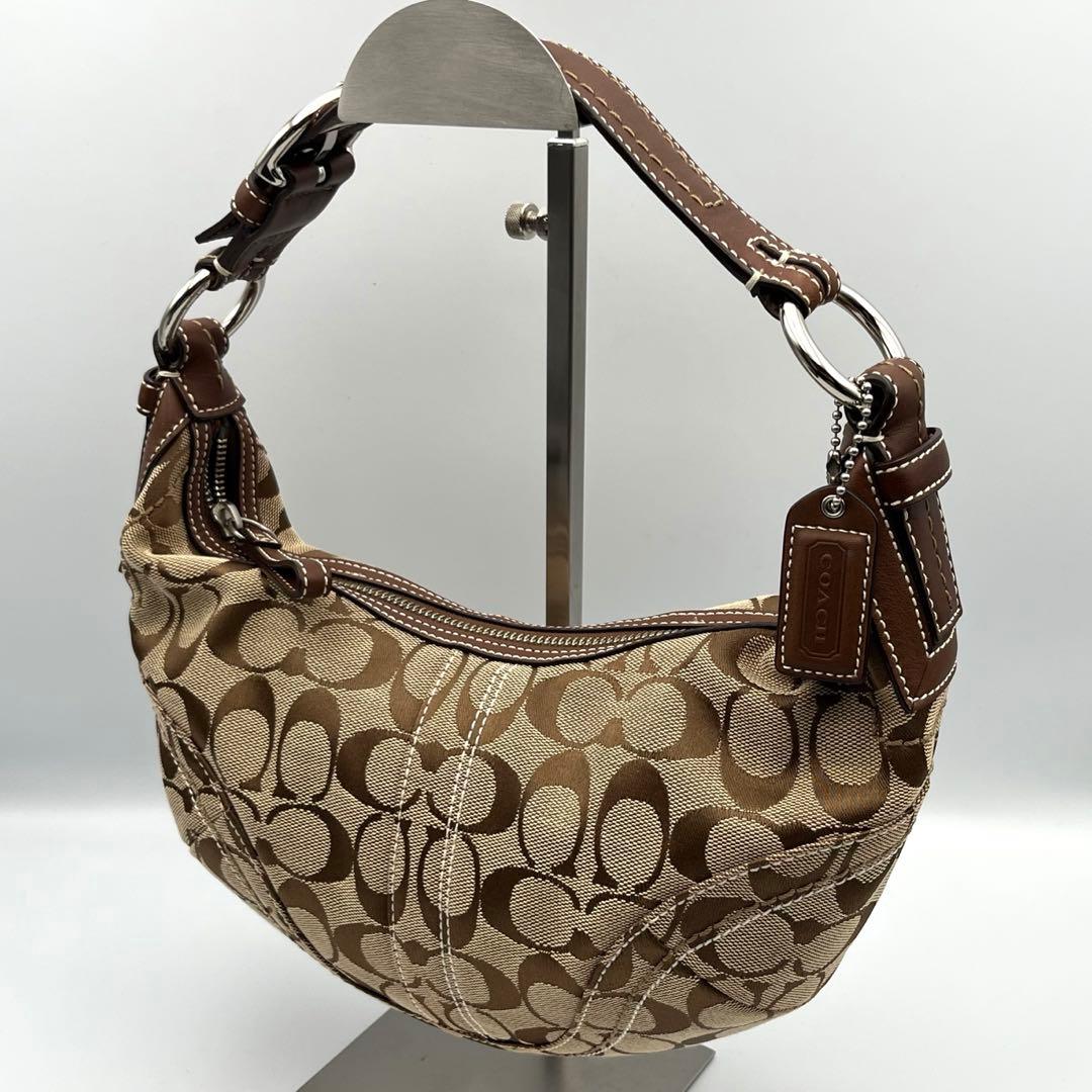 美品✨ コーチ スモールホーボー シグネチャー ワンショルダーバッグ ベージュ