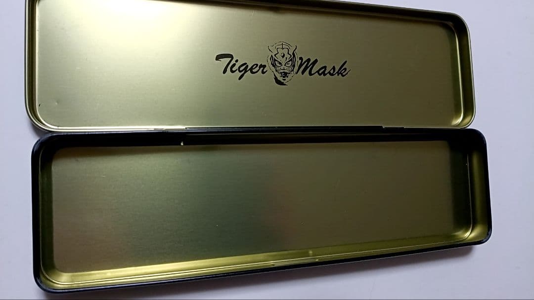 初代　タイガーマスク 筆箱　缶　ペンケース　佐山サトル　タイガー　マスク　ペン