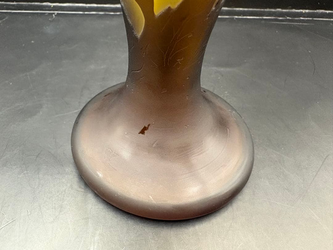 エミールガレ タイプ花と葉のモチーフ ガラス花瓶、本2点