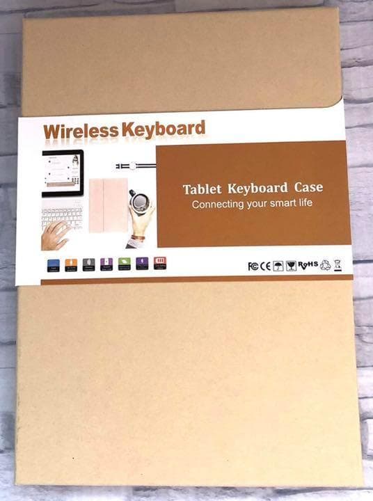 イタリアデザインでお洒落♪❤ペン収納ホルダー搭載❣iPadケース＆キーボード