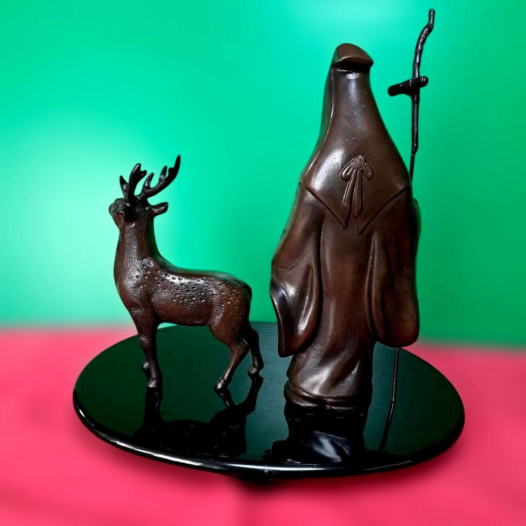 インテリア　ブロンズ老人と鹿の彫刻