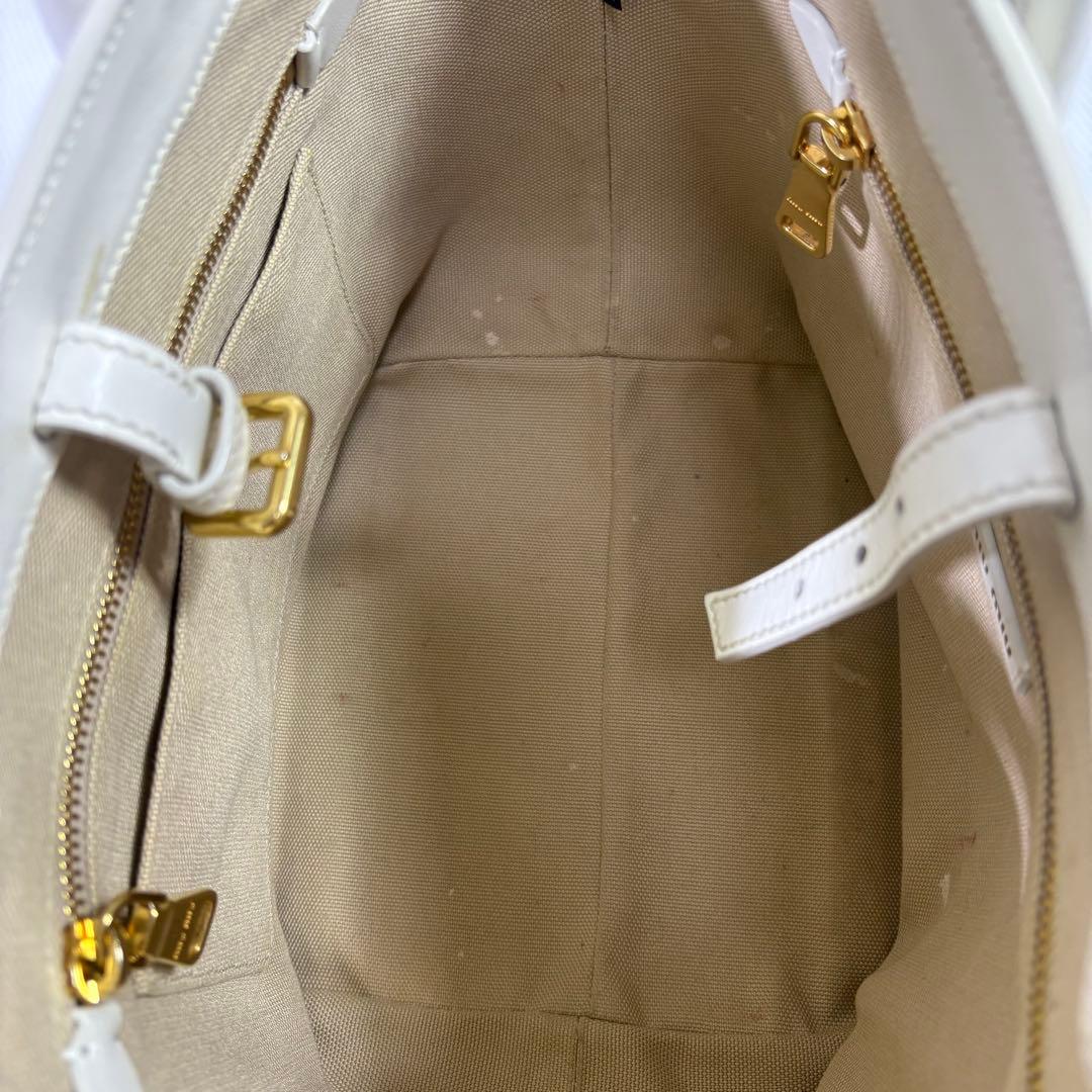 MIU MIU バッグ ロゴ カーフレザー カゴバッグ 白