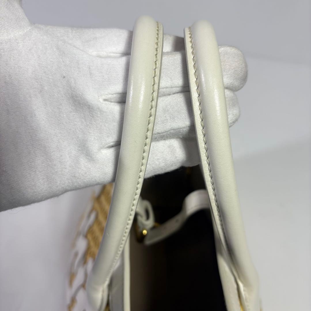 MIU MIU バッグ ロゴ カーフレザー カゴバッグ 白