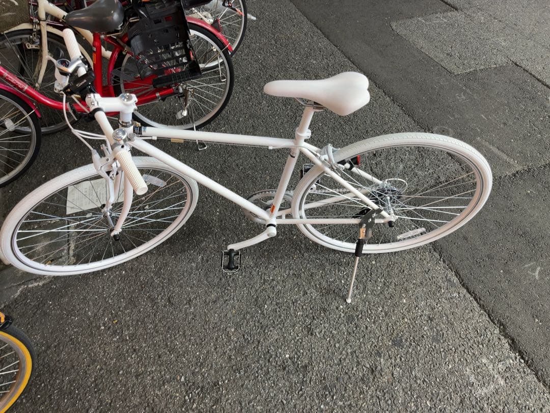 値下げ　ホワイト クロスバイク アルミフレーム　自転車　ロックリング付き