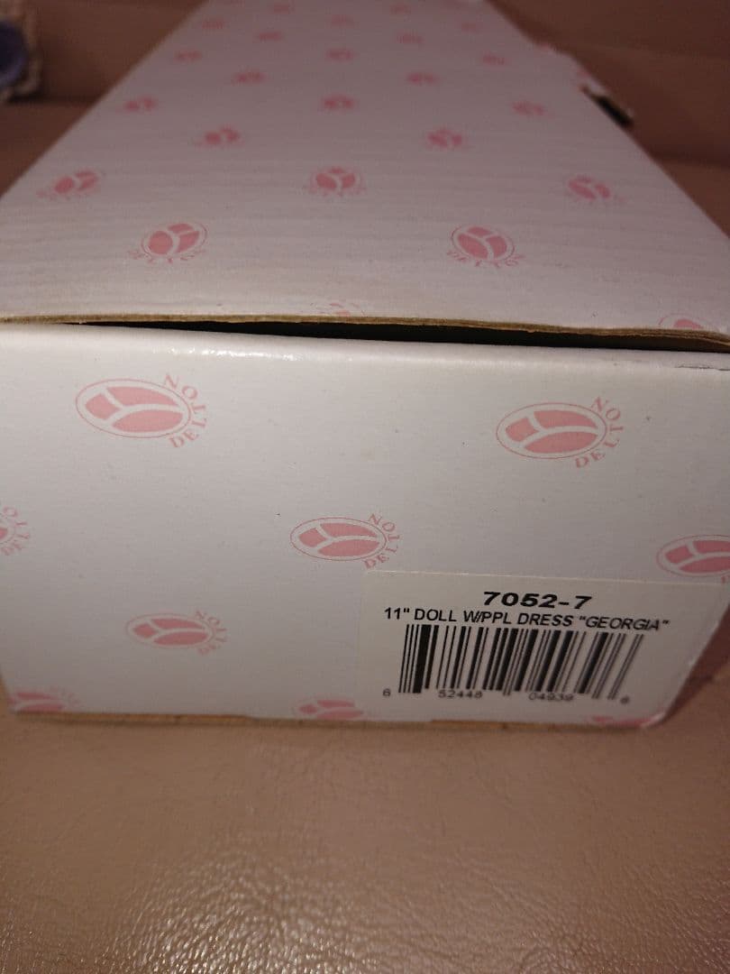 (海外輸入) ラベンダー色のドレス 貴婦人ドール 約30cm