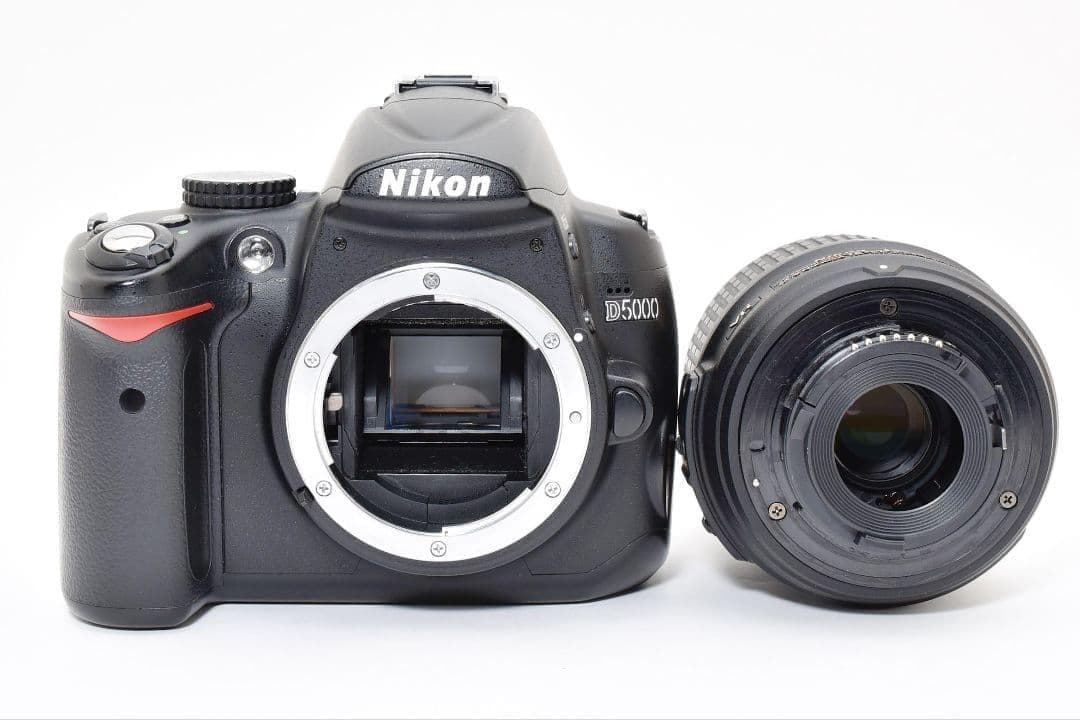 高画質✨️Nikon D5000✨️シングルレンズ✨️バリアングル液晶 一眼レフ