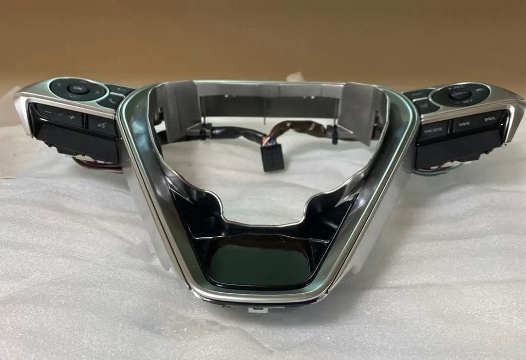 美品 グラージオ 220クラウン ステアリングスイッチ ASSY 金属調