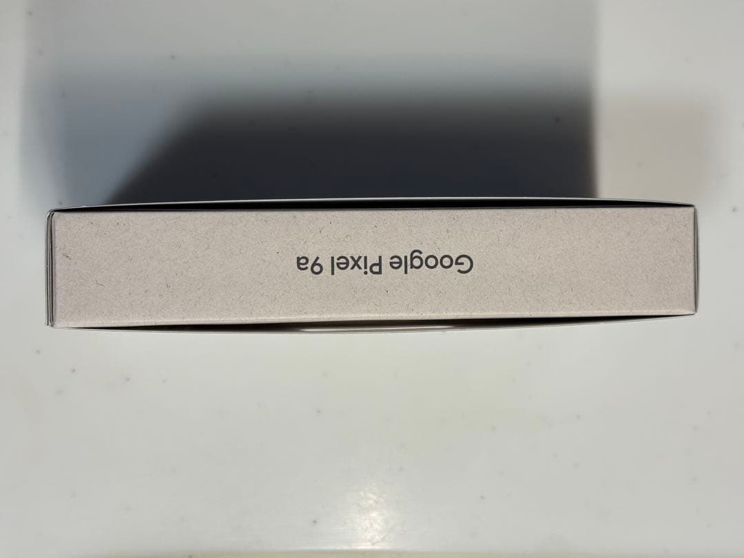 Google Pixel 9a Obsidian 本体 spigenケース付き