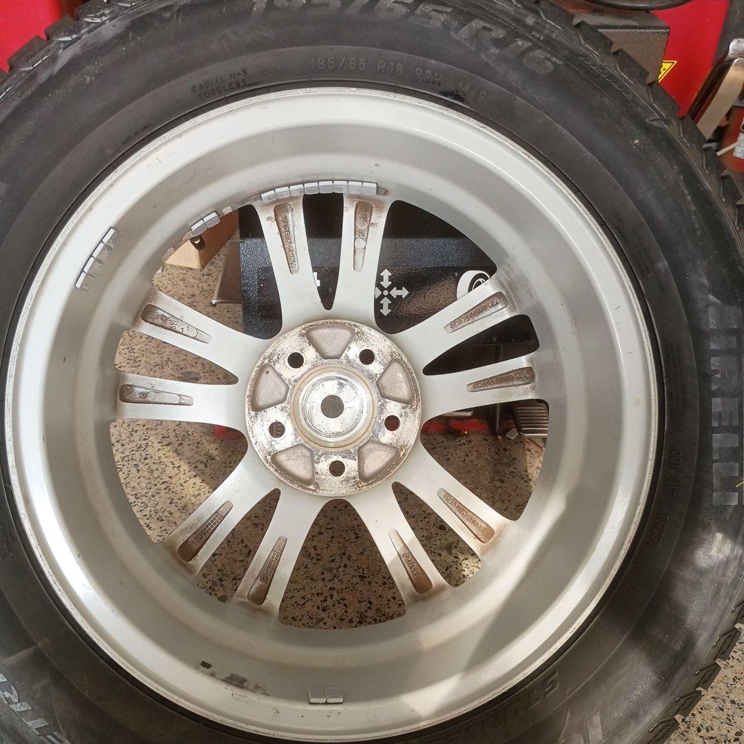 195/65R16 ピレリ アイスゼロ 新品 16インアルミ 4本 送料込み