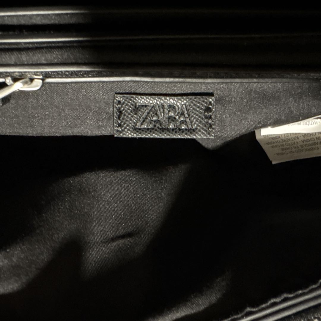 ZARA ザラ テクスチャードクロスボディバッグ