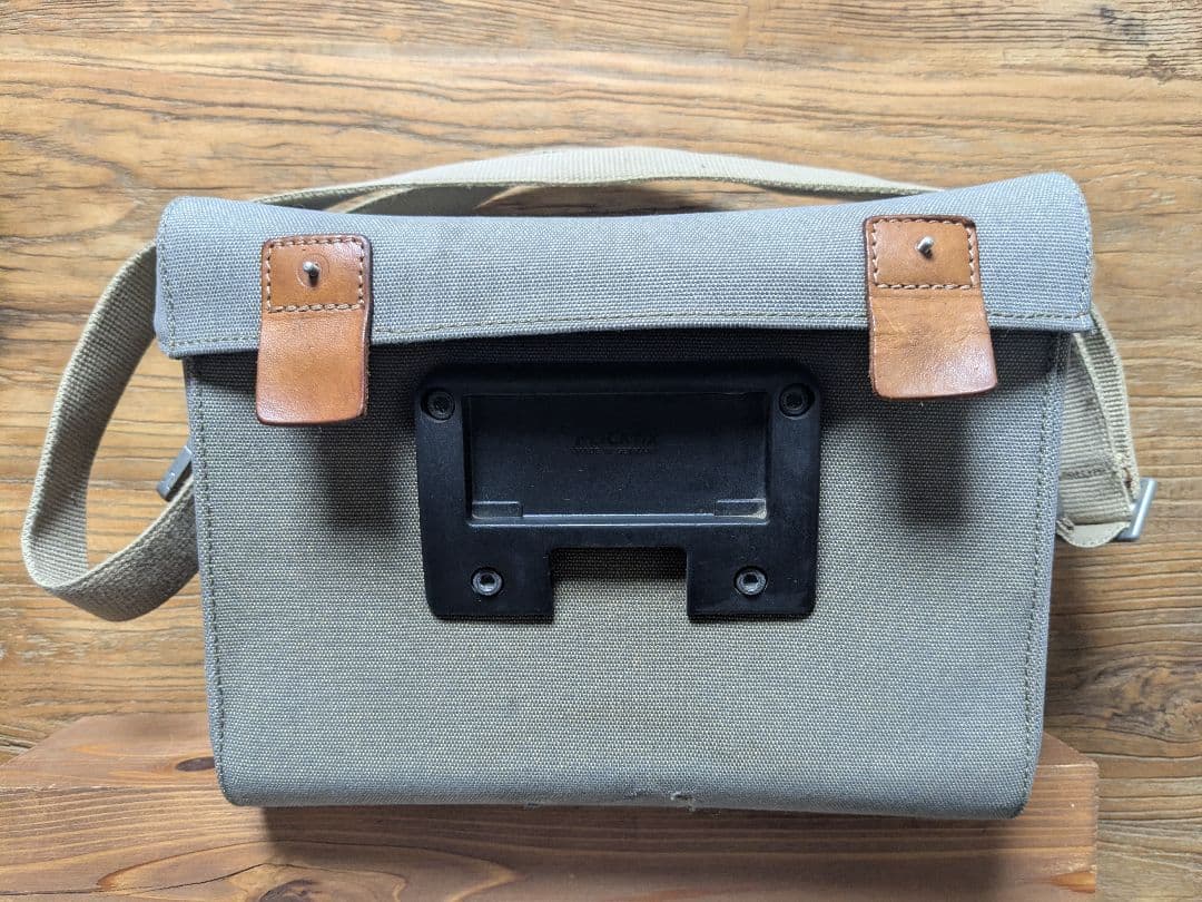 Brooks フロントバッグ　アイルオブスカイDove