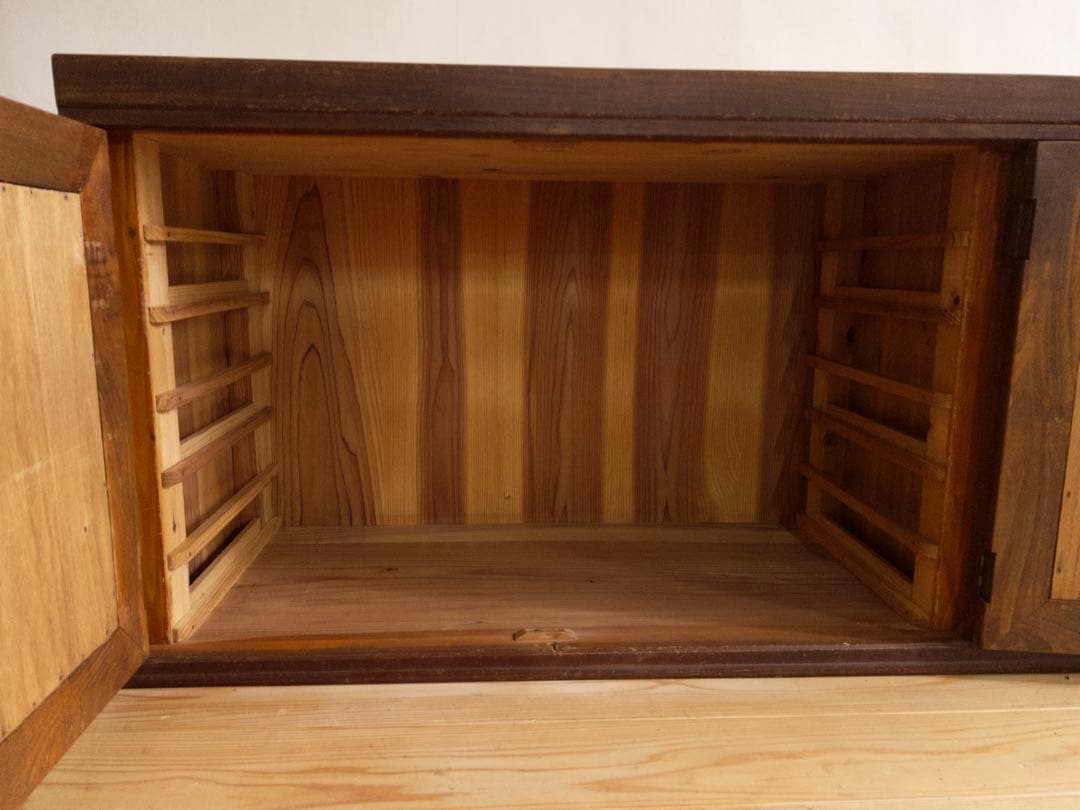 ローボード　木製　飾り棚　幅133cm　古道具　古家具　ビンテージ　アンティーク