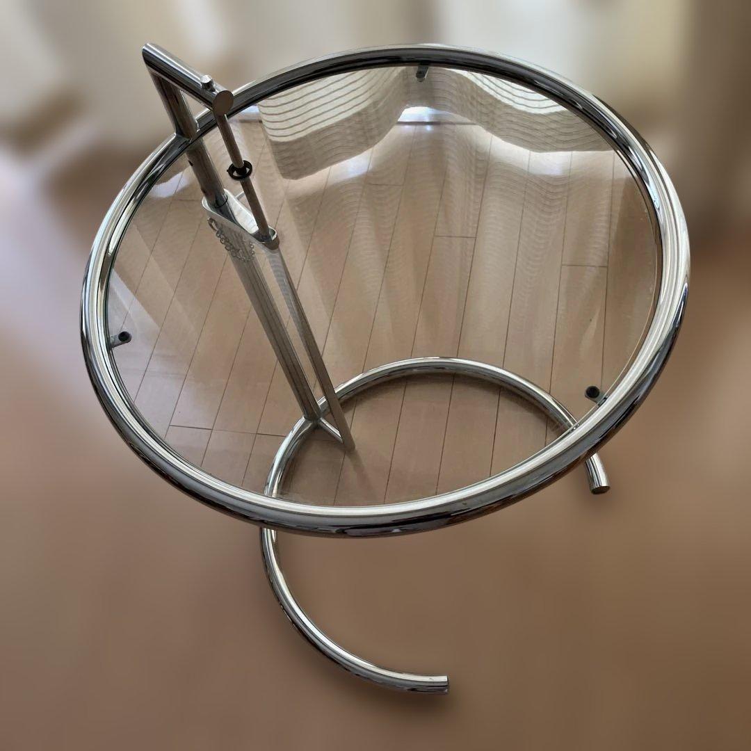 スタイリッシュなサイドテーブル ガラス・金属製