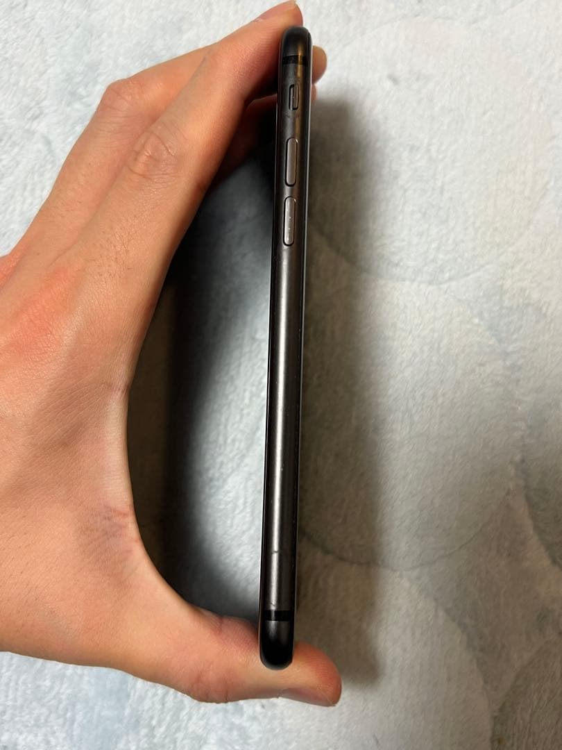 iPhone 8 スペースグレー 本体 バッテリー容量77%