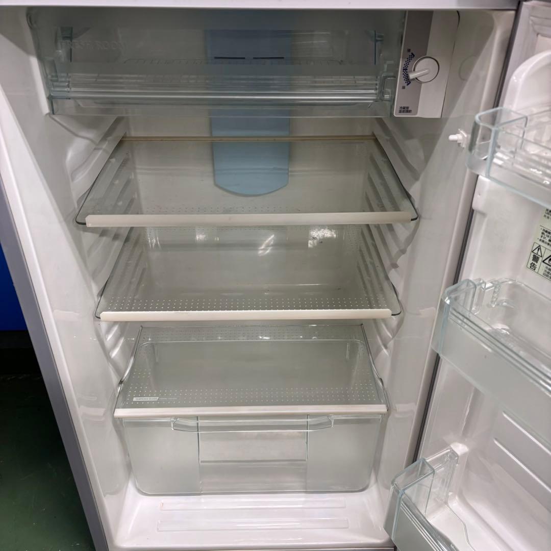 570 シャープ　中型冷蔵庫　200L強　格安　小型　一人暮らし　同棲