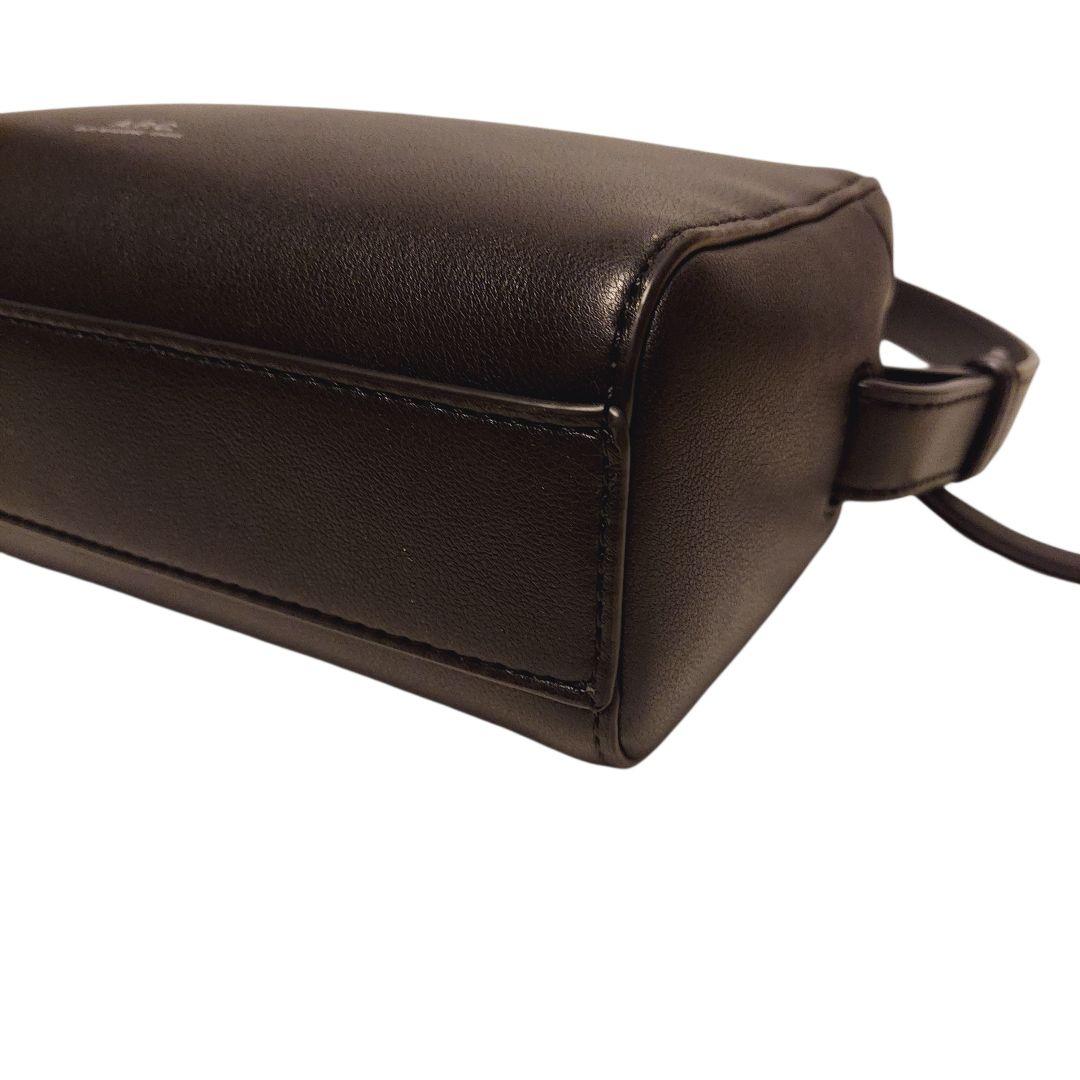 【APC】ショルダーバッグ Nino カメラバッグ 黒 レザー