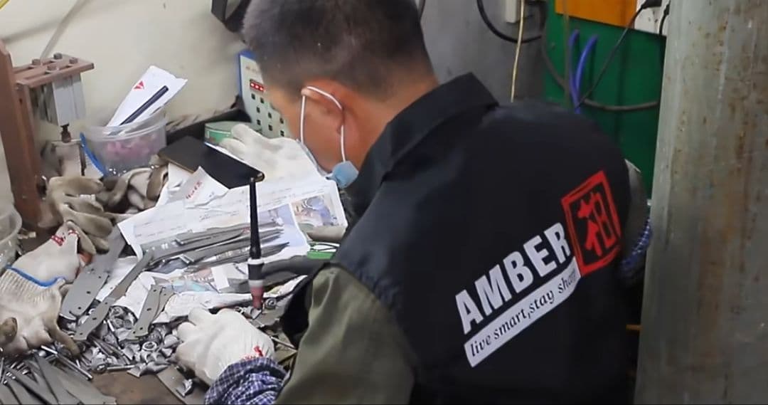 【新作】プレゼント付き67層 ダマスカス 牛刀 筋切り 包丁 VG10