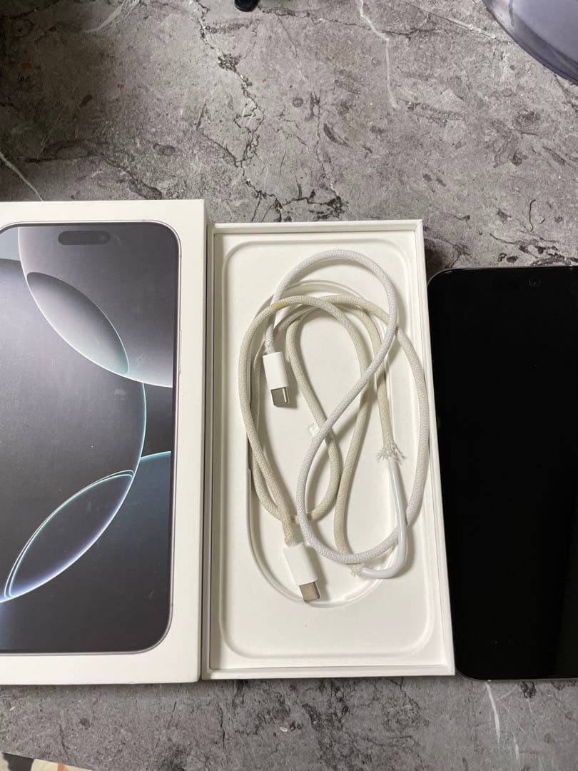 iPhone 16 Pro max 512GB ホワイトチタニウム SIMフリー