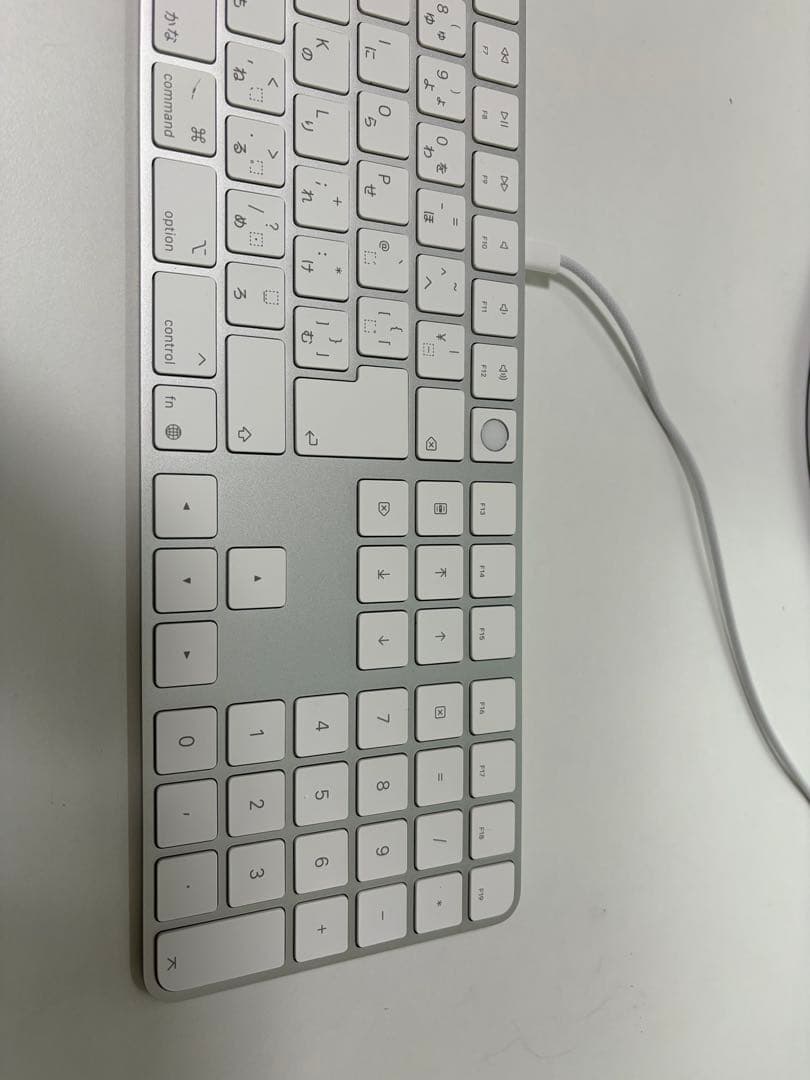 Magic Keyboard テンキー付き　Touch ID搭載