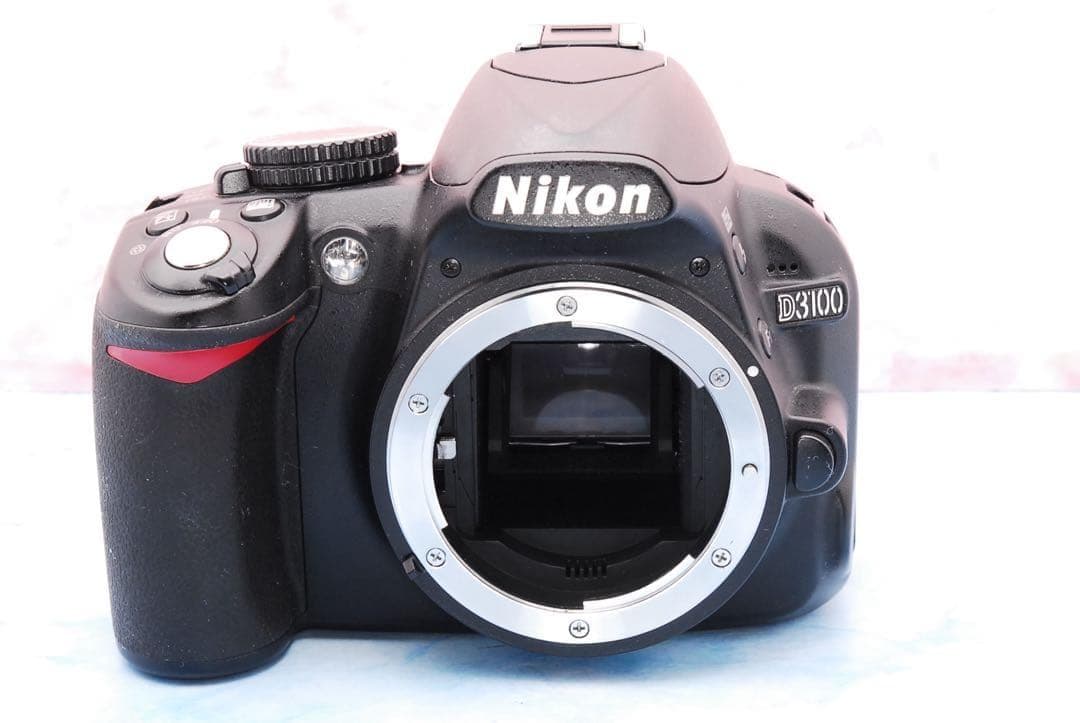 Nikon D3100★初心者向け★手ぶれ補正レンズ付★一眼レフカメラ