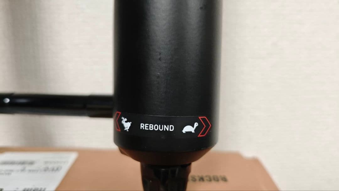 パーツ ROCKSHOX DOMAIN RC 1-1/8,1.8 160mm 29er