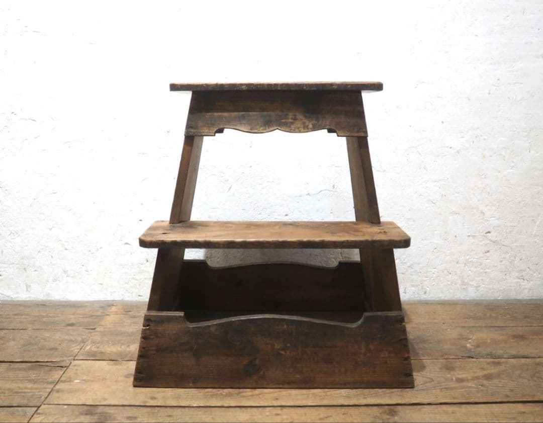 1332 ビンテージ レトロな踏み台　展示台　花台　ガーデン　古家具　古道具