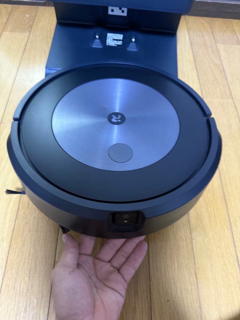 ロボット掃除機 iRobot ルンバj7+