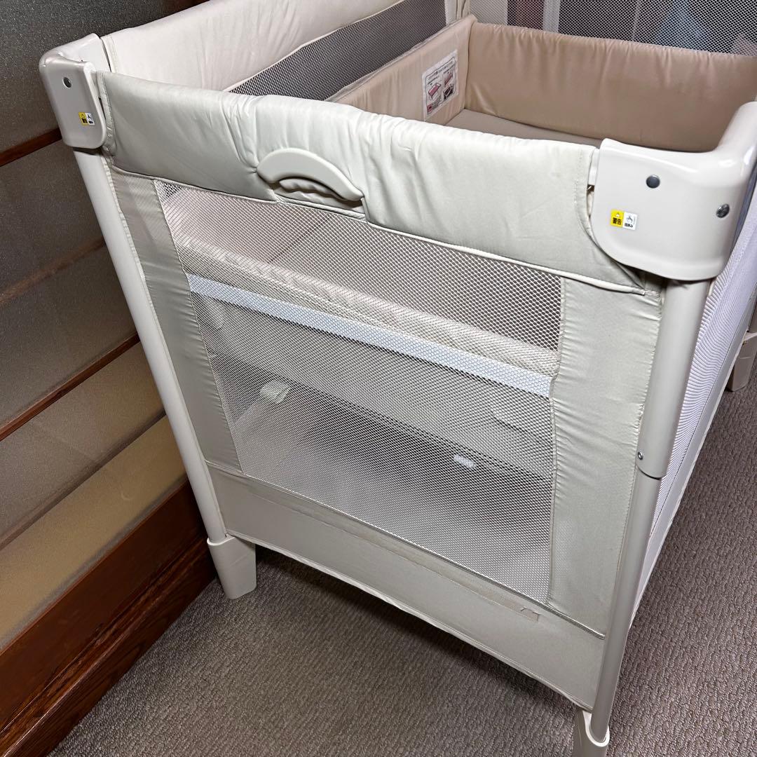 【良品】アップリカ ココネルエアー ベビーベッド　ミルクWH　ホワイト
