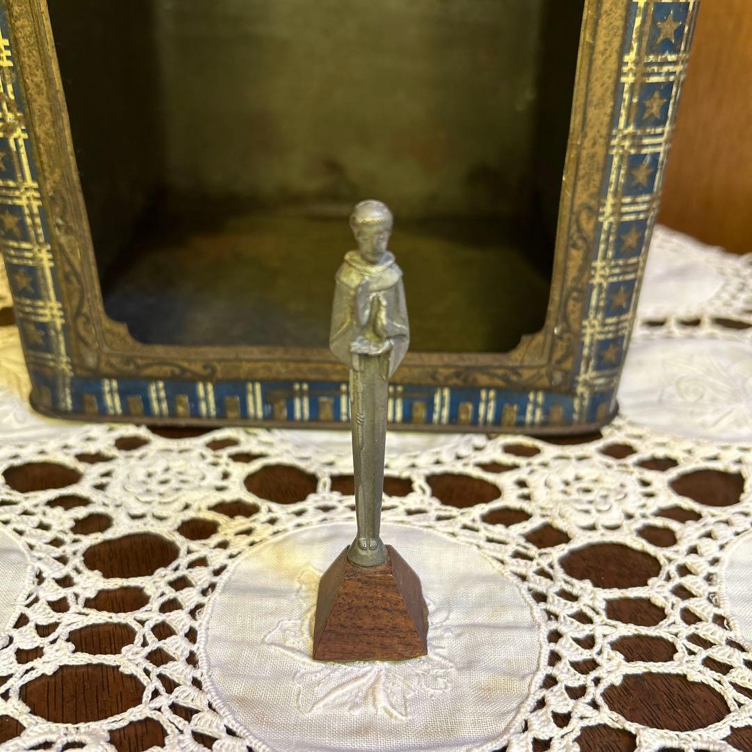 稀少ヴィンテージガラス窓付きブリキ缶 クリスマス 聖フランシスコ/ツリーと動物