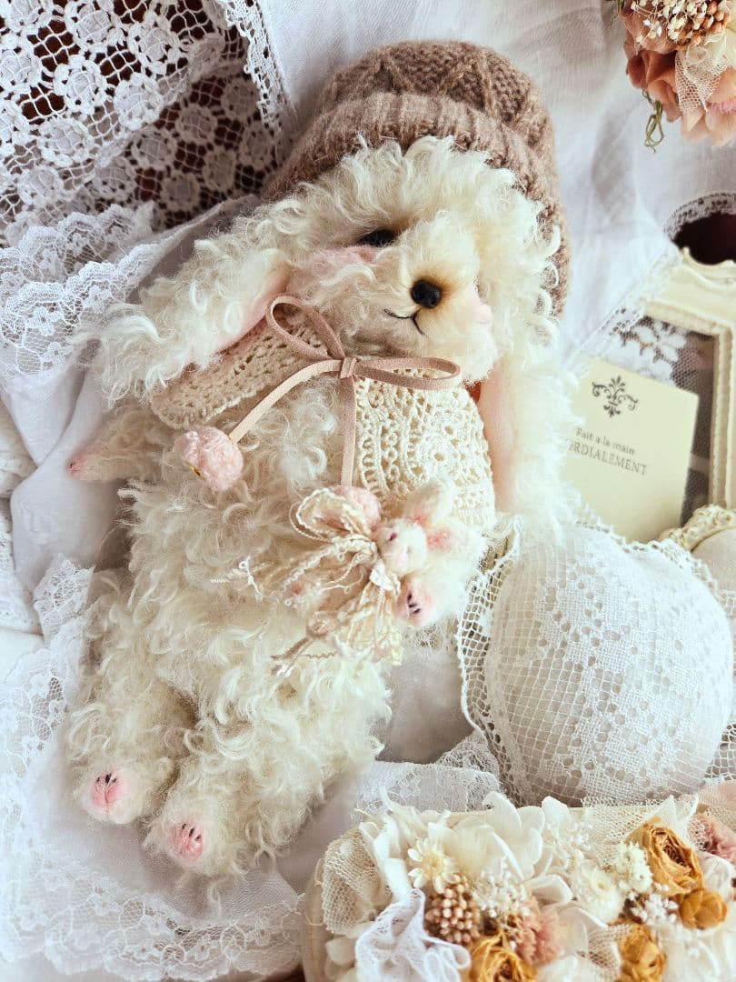 ミルク色のトイプードルちゃん毛糸のお帽子&ストールおめかしstyle テディベア