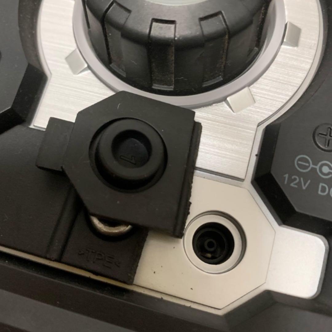 美品！makita充電式ラジオMR103B　動作良好バッテリー付き　現場ラジオ