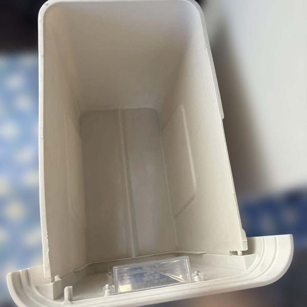美品 アイリスオーヤマ　静音パーソナルシュレッダー　P10HCS