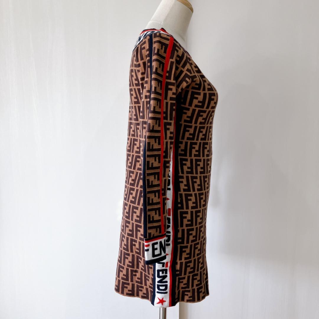 【美品】　フェンディ　ズッカ柄ロゴラインラグランスリーブミニニットワンピース