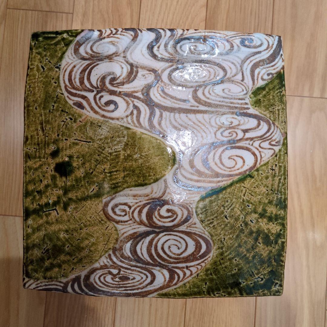 小泉蔵珍　渦巻き模様の陶器3段重ねボックス