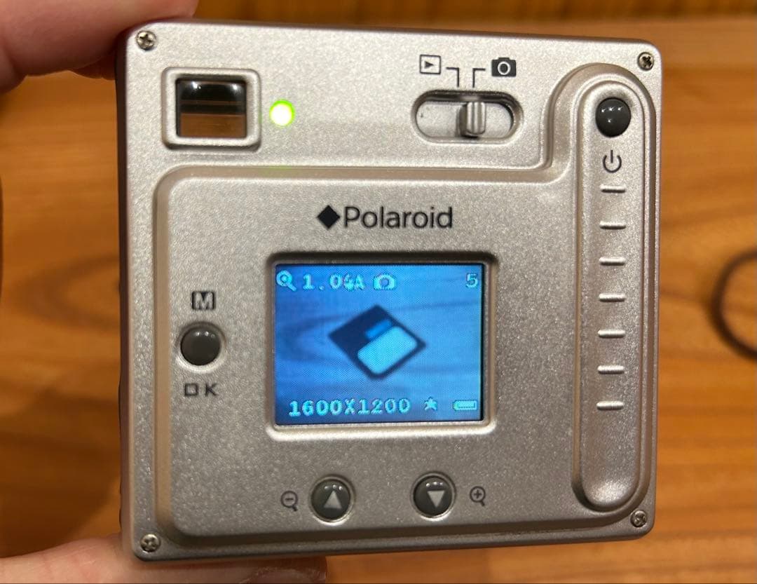 Polaroid PDC2070 動作確認済み　デジタルカメラ