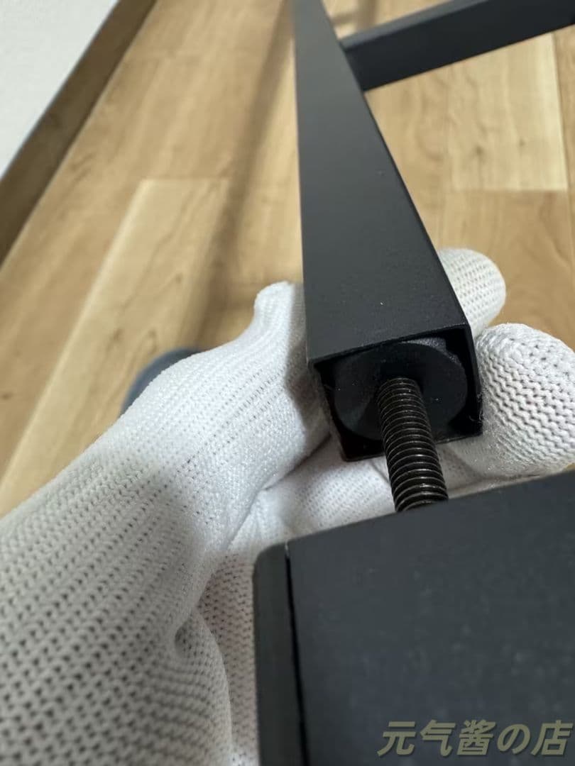 メタルシングルベッドフレーム 耐荷重 200kg ベッド下収納付き 静音設計