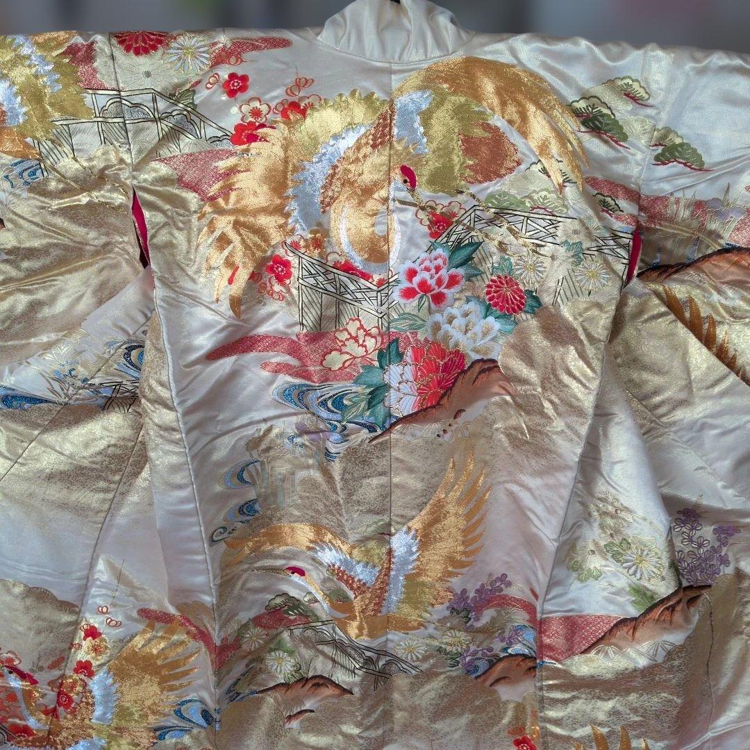 打ち掛け　裾引き　振袖　金色　舞台衣装　フキ