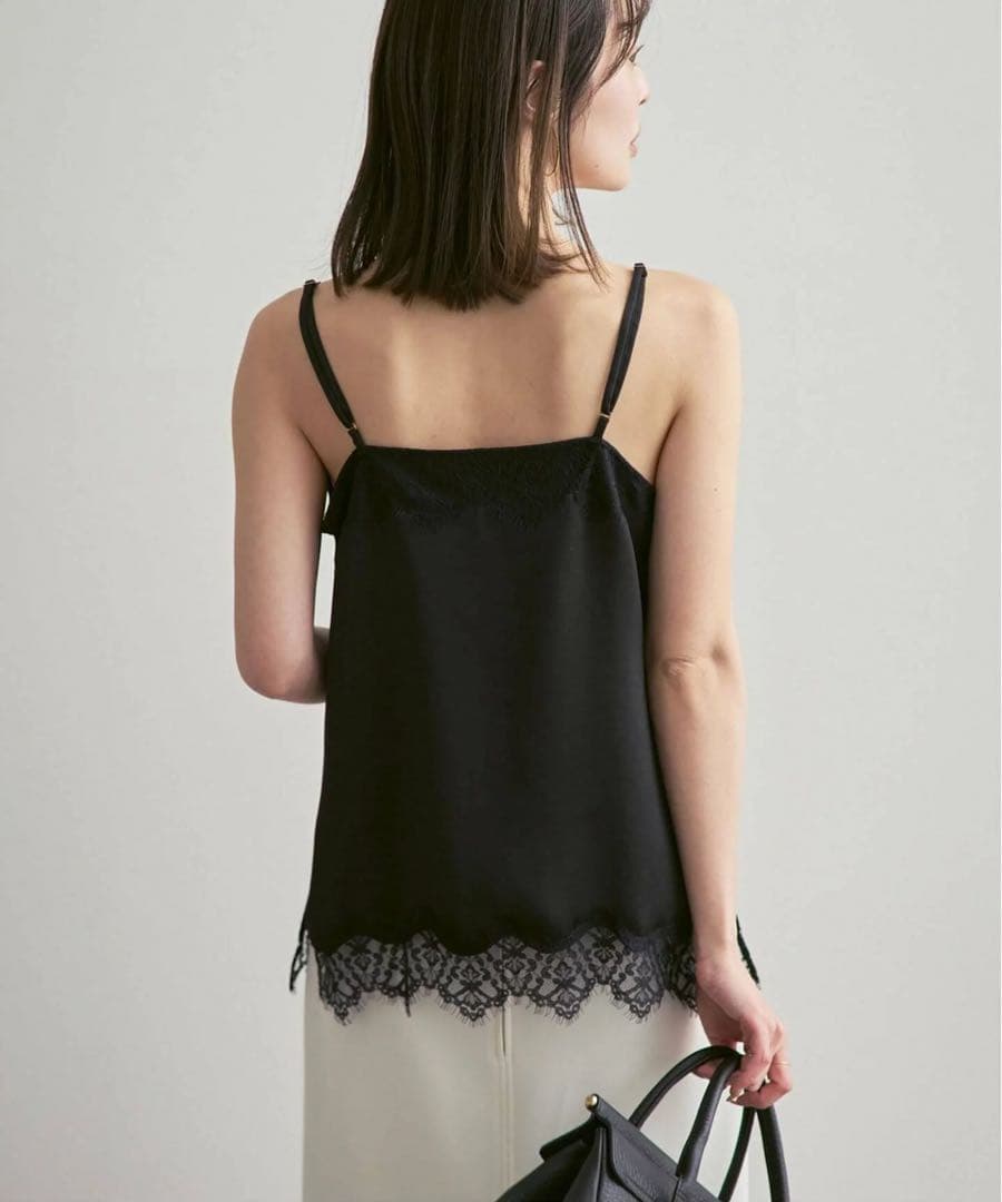 新作！NOBLE リバーレーストリミングサテンキャミソール